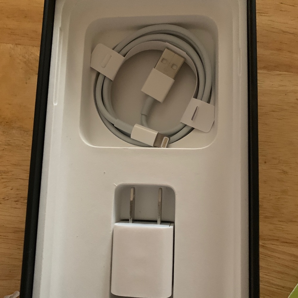 iPhone 7 Plus - Picture 3 of 8